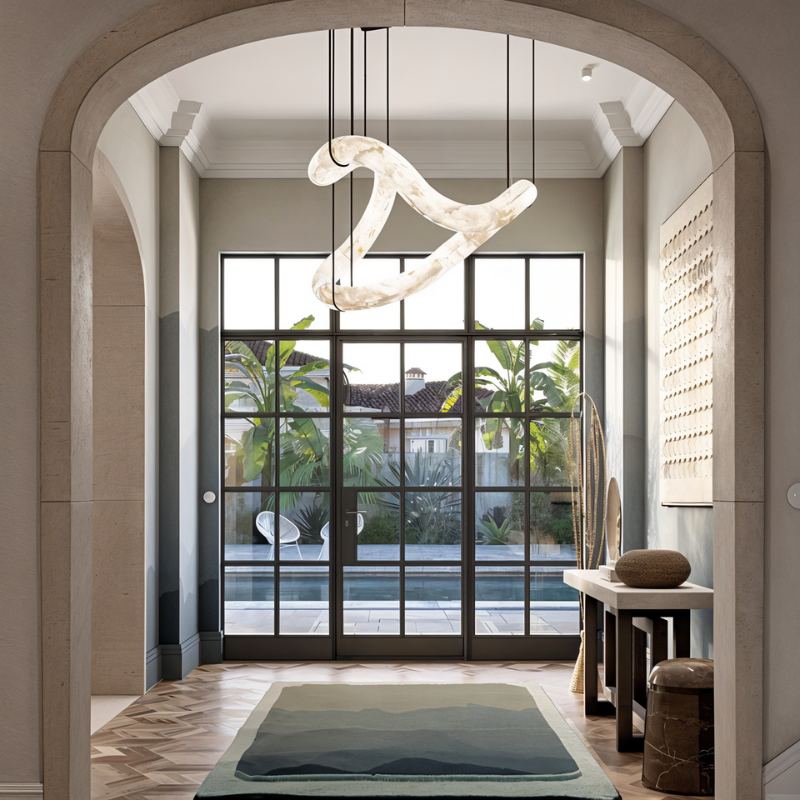 Japandi Alabaster & Brass Chandelier – Maat