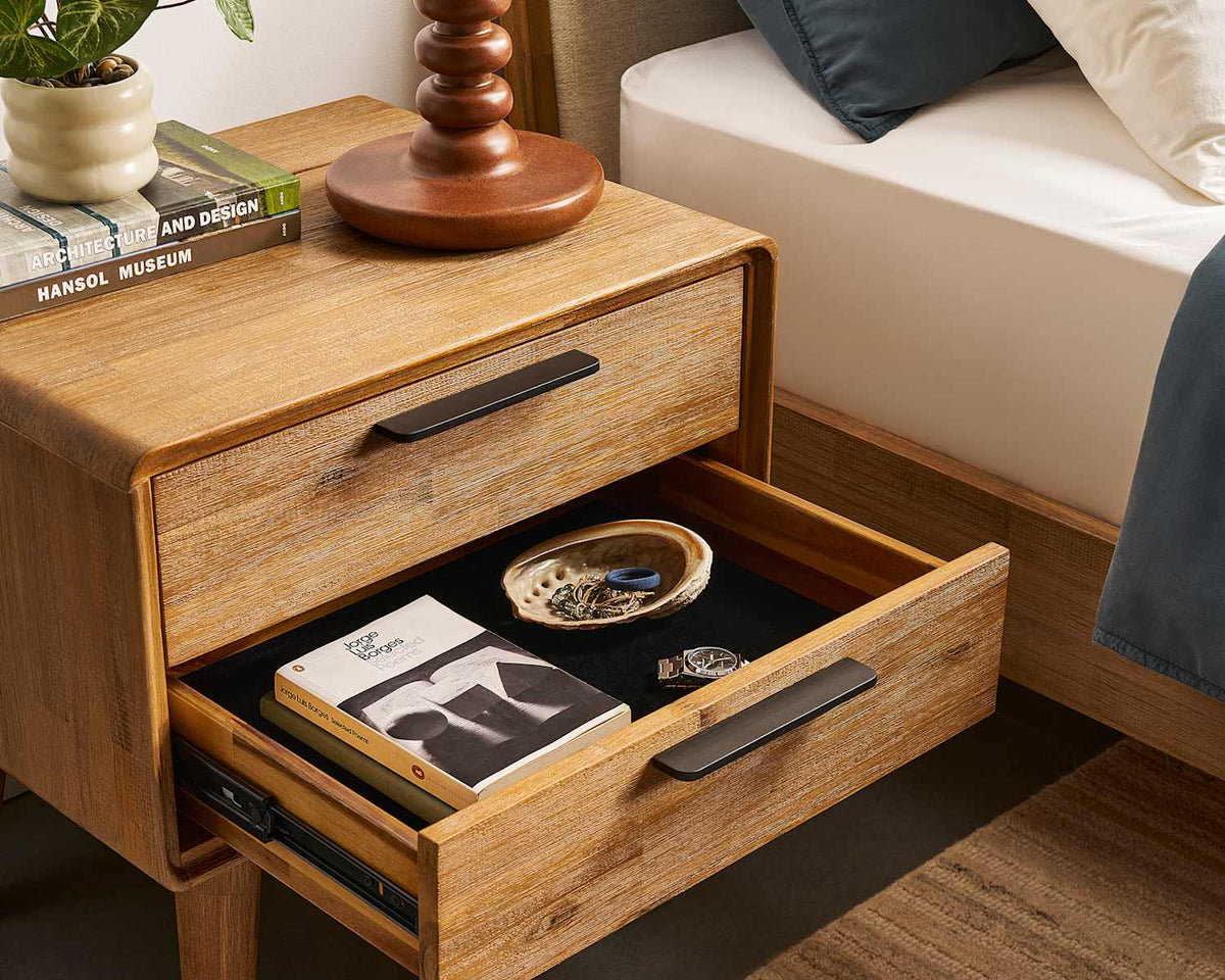 Seb nightstand photo 5