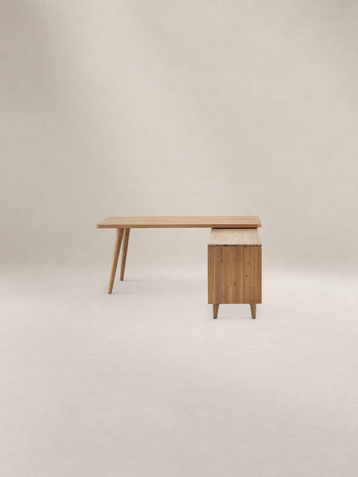 Seb L-shaped desk side view