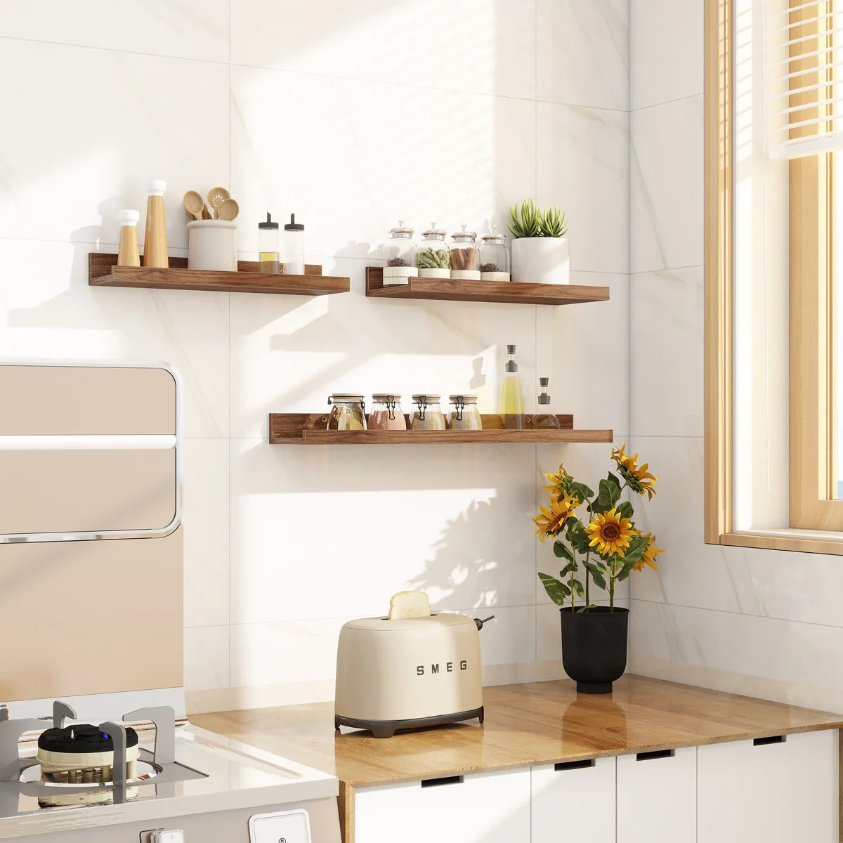Parece shelves in a kitchen